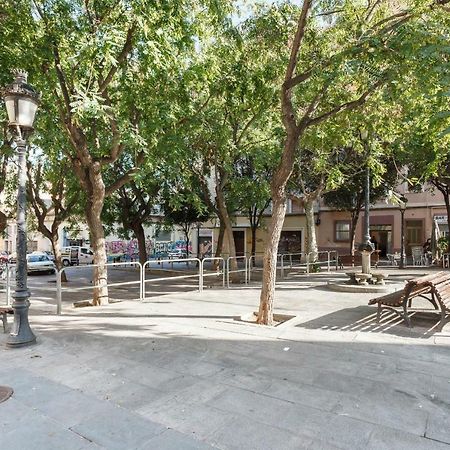 Beautiful Apartment 20 Minutes From City Center Оспиталет де Лобрегат Екстериор снимка